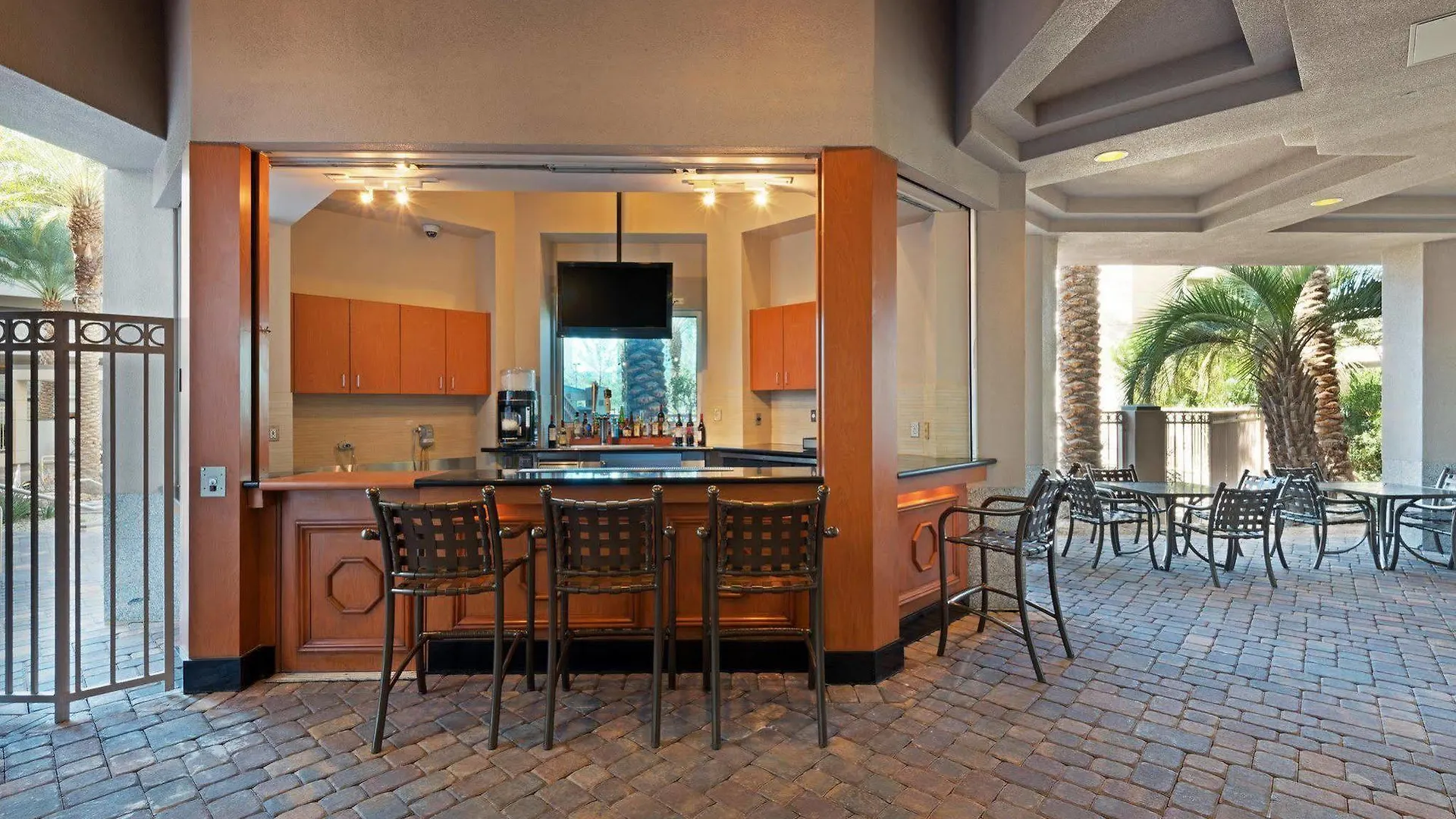 Hilton Grand Vacations Club Paradise Las Vegas 3*,